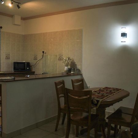 ฟอเรสท์ ลอดจ์ เกสต์ เฮาส์ Hotel Bel Ombre ภายนอก รูปภาพ