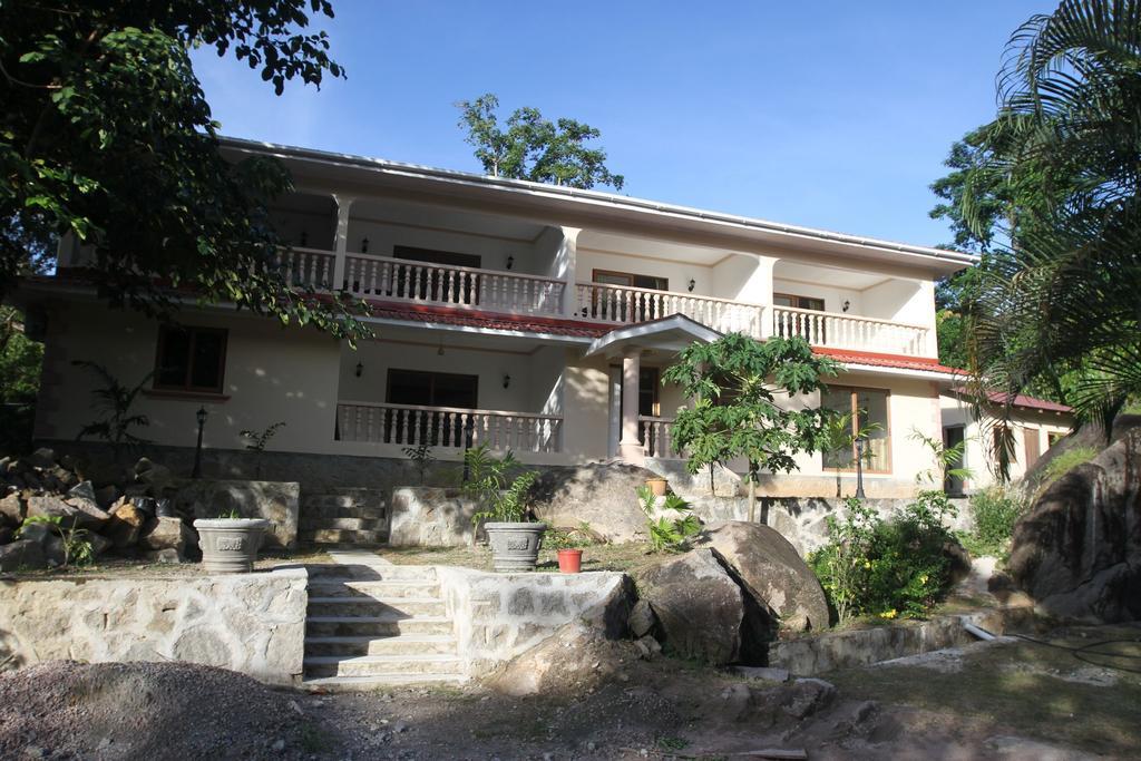 ฟอเรสท์ ลอดจ์ เกสต์ เฮาส์ Hotel Bel Ombre ห้อง รูปภาพ
