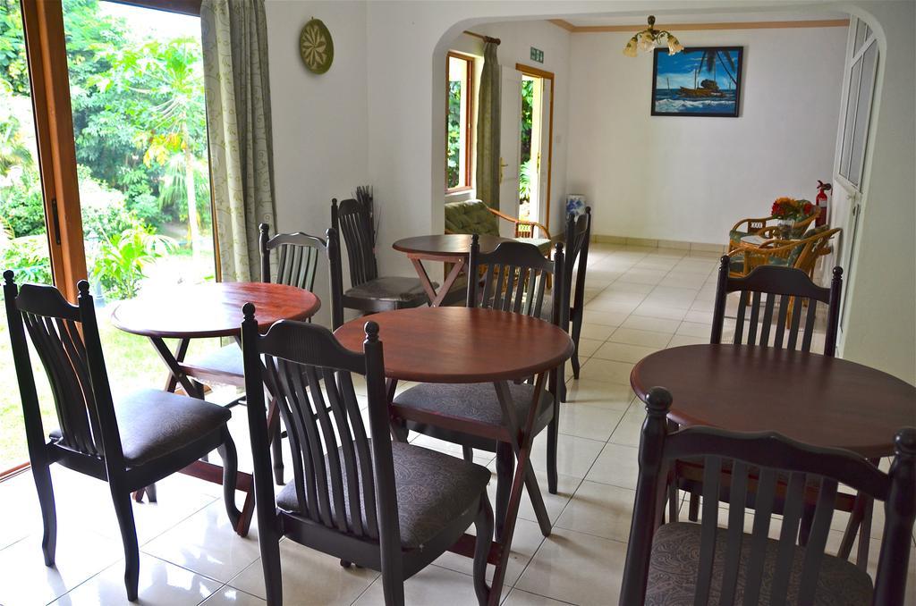 ฟอเรสท์ ลอดจ์ เกสต์ เฮาส์ Hotel Bel Ombre ภายนอก รูปภาพ