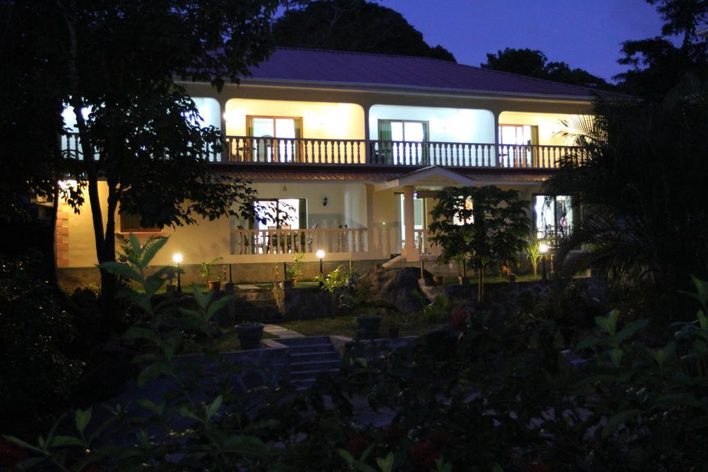 ฟอเรสท์ ลอดจ์ เกสต์ เฮาส์ Hotel Bel Ombre ภายนอก รูปภาพ
