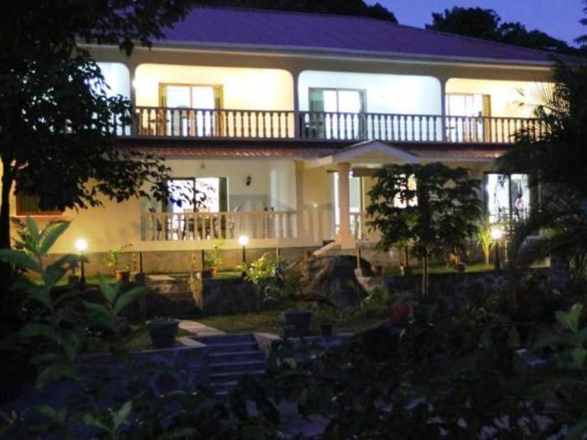 ฟอเรสท์ ลอดจ์ เกสต์ เฮาส์ Hotel Bel Ombre ภายนอก รูปภาพ