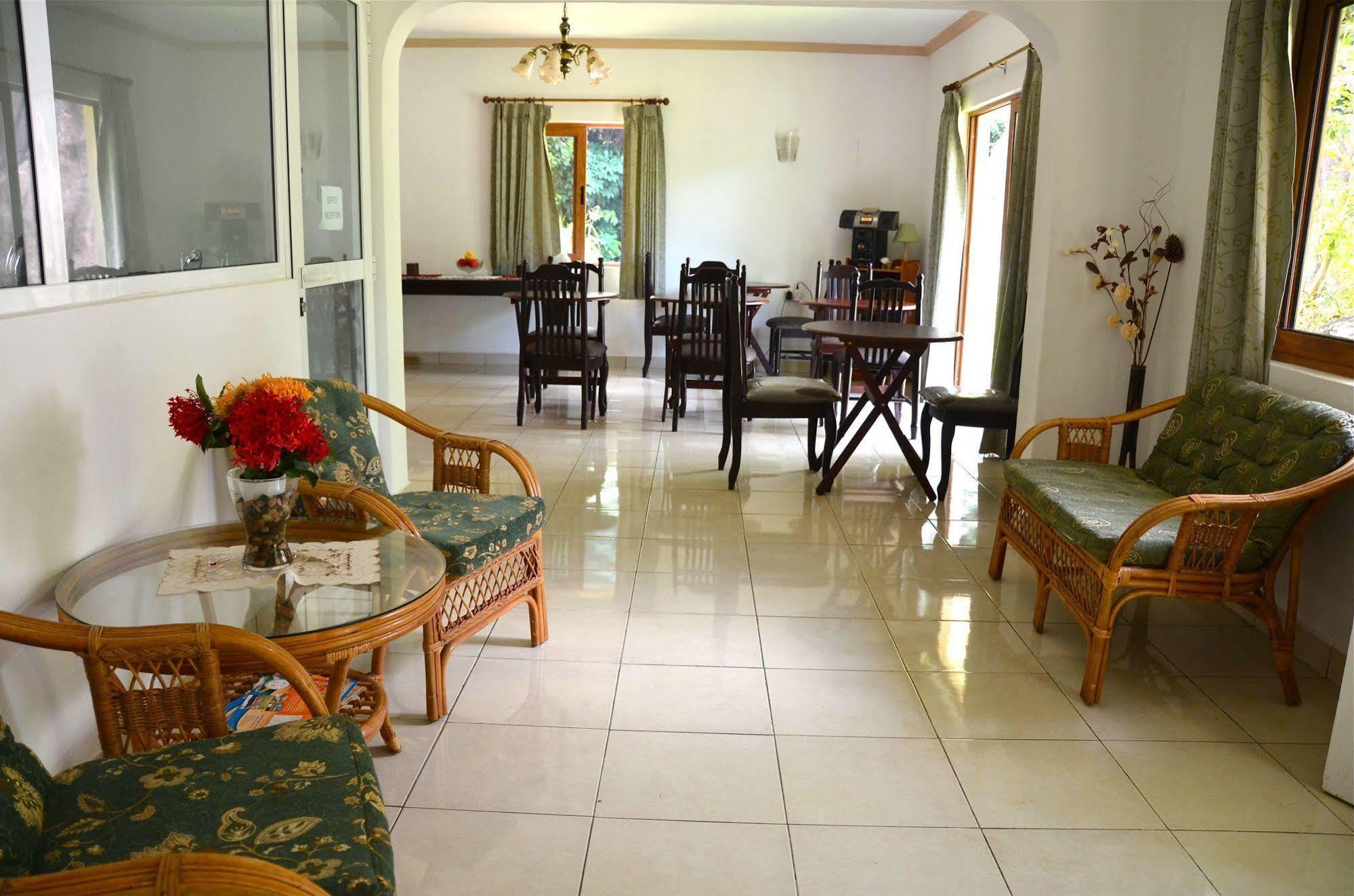 ฟอเรสท์ ลอดจ์ เกสต์ เฮาส์ Hotel Bel Ombre ภายนอก รูปภาพ